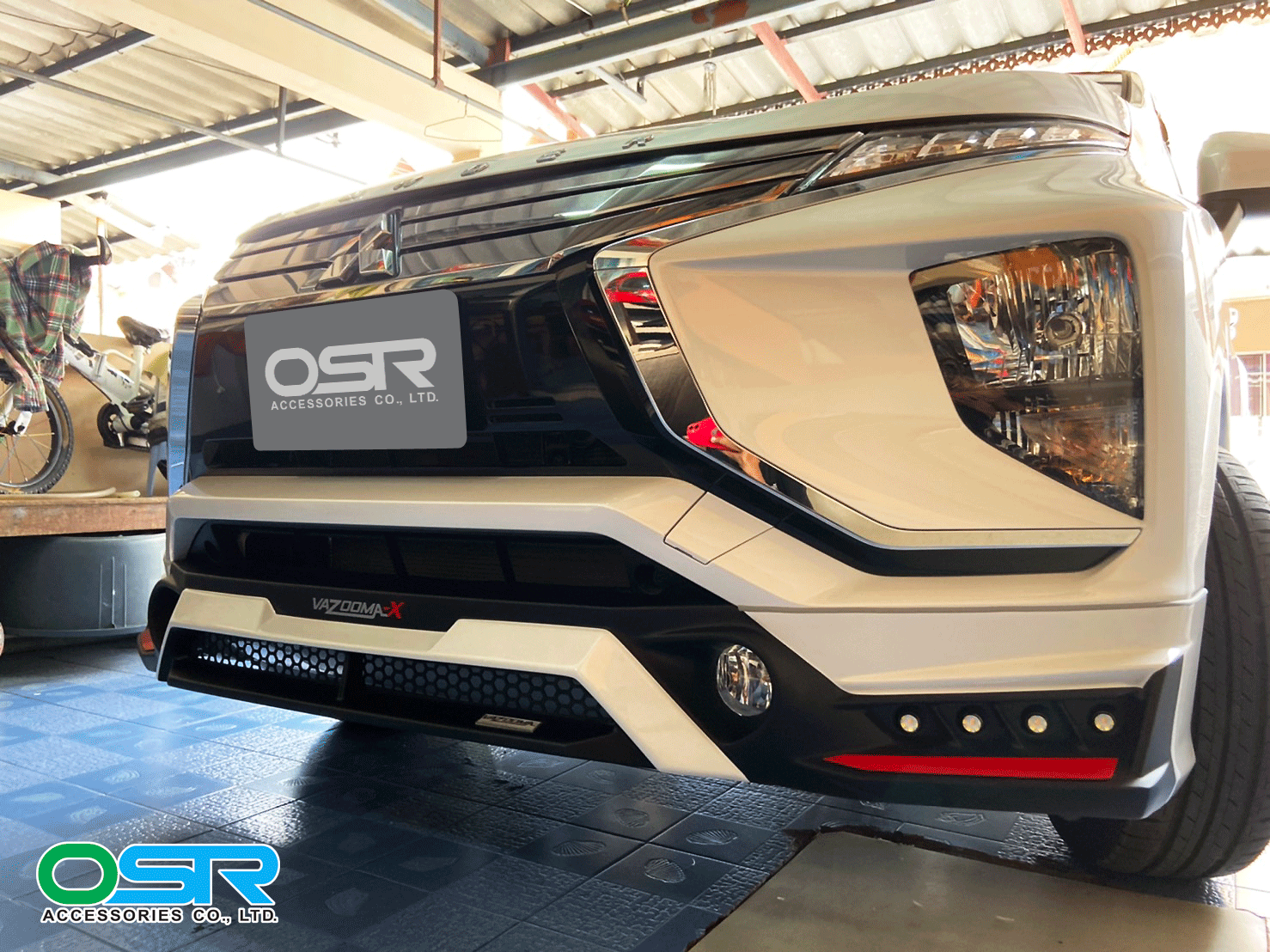 ชุดแต่งรถ-สเกิร์ต-อุปกรณ์แต่งรถ Mitsubishi Xpander ทรง Vazoomer-X By OSR