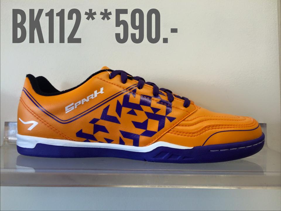 Breaker รองเท้าฟุตซอล รุ่น Spark สีส้มม่วง เบอร์ 39-44