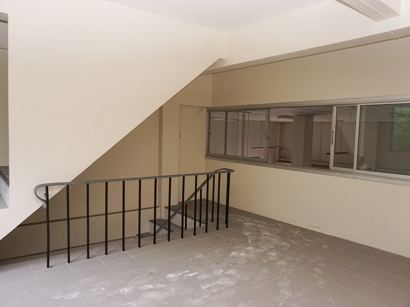 83458-ขายอาคารพาณิชย์ ถนนสุขุมวิท แยกคีรี ชลบุรี