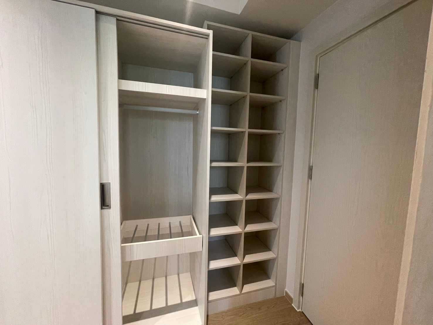 83483-ให้เช่าคอนโด รูเนะสุ ทองหล่อ 5 พร้อมอยู่ กรุงเทพ