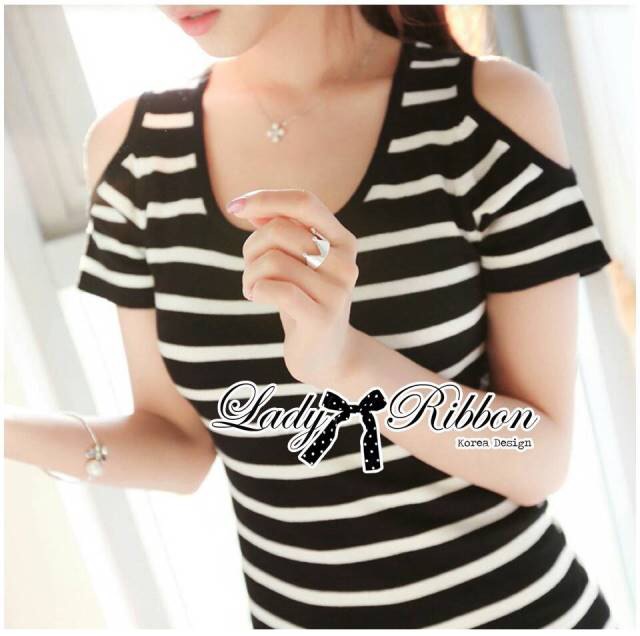 Sale++Lady Ribbon ** D7882**อก34-38**Lady Monica Sassy Body-Con Striped Dress เดรสทรงบอดี้คอนพิมพ์ลายทาง cut-out ช่วงไหล่ เหมาะกับสาวตัวเล็กๆ ตัวนี้ทรงชุดจะเป็นแบบบอดี้คอนเข้ารูป เน้นสัดส่วน มีดีเทลเก๋ๆช่วงไหล่ เป็นทรงคัทเอาท์เปิดไหล่บางส่วน เหมาะกับสาวสไ