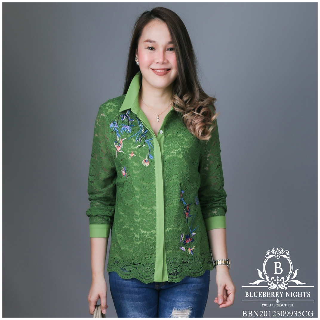 Sale+++B3629 เสื้อเชิ้ตลูกไม้อิตาลีปักลายดอกไม้ ผ้าลูกไม้อิตาลีเกรดพรีเมี่ยมเนื้อนุ่มเบาใส่สบายมากค่ะ แพทเทิร์นเสื้อเชิ้ตกระดุมหน้ายาวตลอด ดีเทลด้านหน้าปักดิ้นลายดอกไม้สวยหรูค่ะ มีซับในทั้งตัว ♡เหมาะสำหรับสาวๆรอบอก(36-44)♡ รุ่นใหม่ ขายดีมากๆ