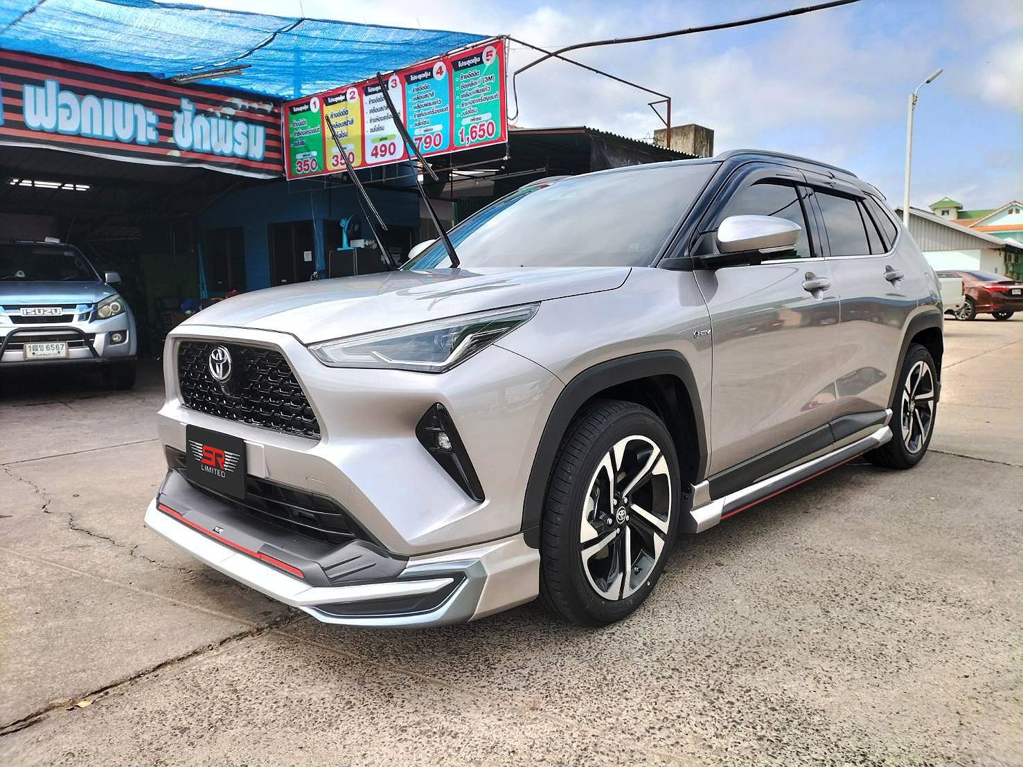 ชุดแต่งรถ-สเกิร์ต-อุปกรณ์แต่งรถ New Toyota Yaris Cross 2023-2024
