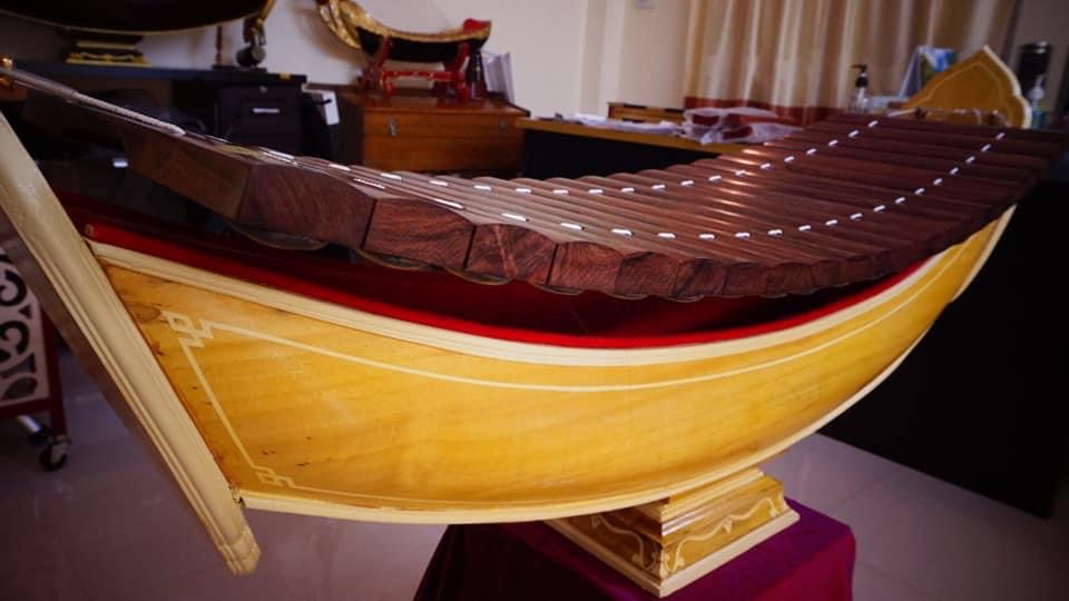 ระนาดพร้อมผืนไม้ชิงชัน-ระนาดเอกไม้ชิงชัน ราคา 9,000 - 9,900 - 12,000฿ สั่งสินค้า Line:@bdc_musicโทร 086-2032849