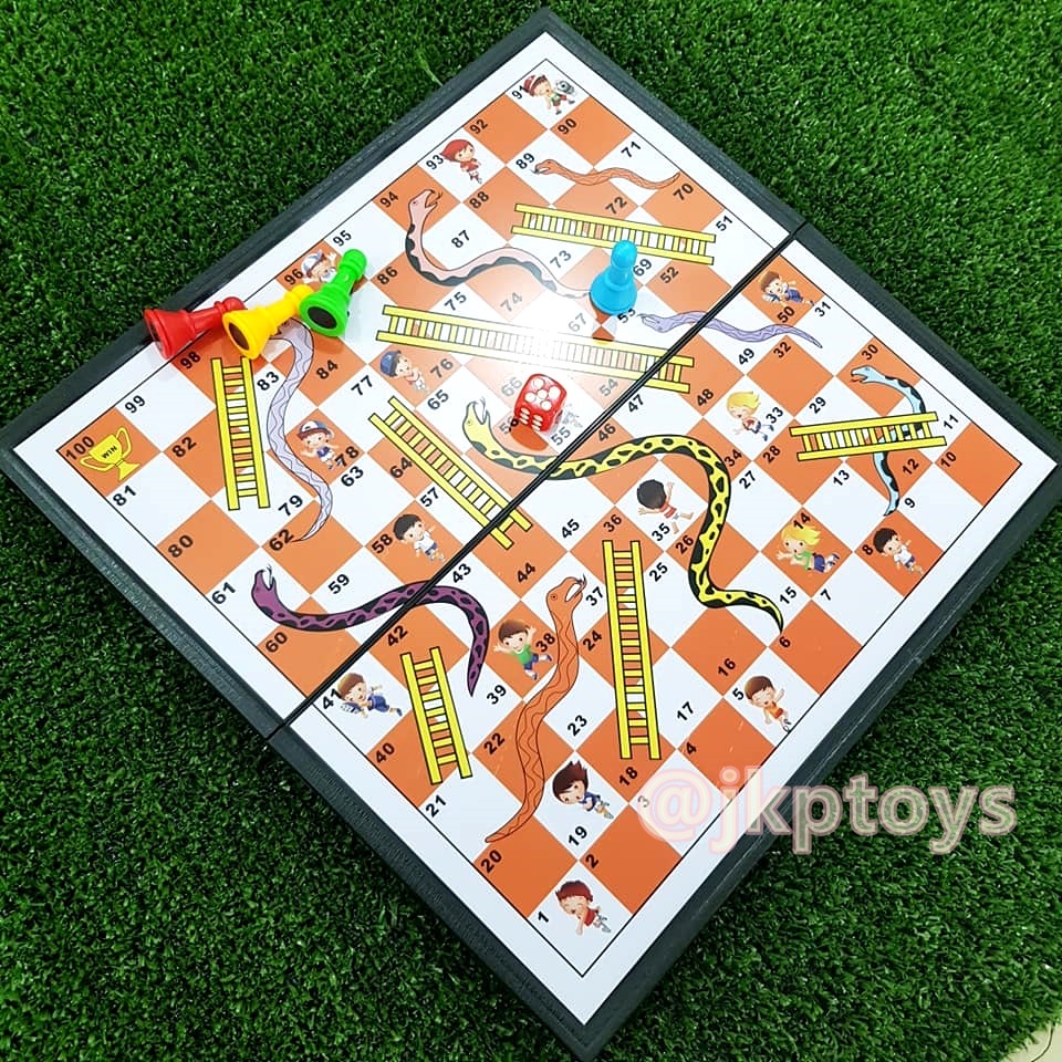 เกมบันไดงู (แม่เหล็ก) (Snake Ladders) เป็นเเม่เหล็ก กระดานพับเก็บ พกพาได้ ขนาด 30x30 ซม