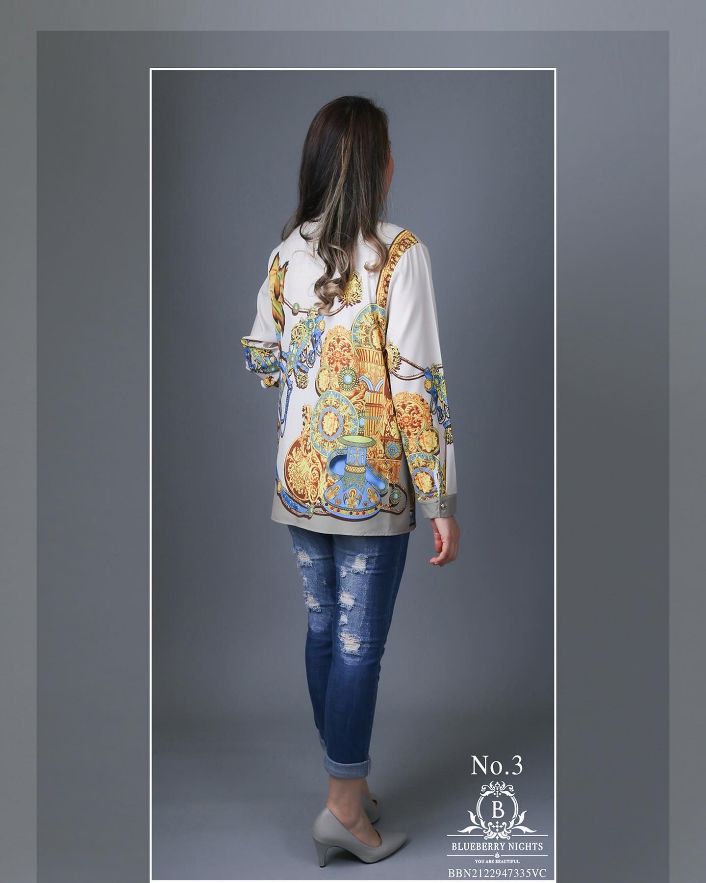 Sale+++#Blueberry Nights B3660 New อัพเกรด แพทเทิร์น (vs) เนื้อผ้า ☆ เสื้อแบรนด์เนมทีเชิ้ตคอจีนแขนยาว ผ้าโพลีเอสเตอร์อัพเกรด เนื้อนุ่มมากขึ้น ตัดเย็บสวยเนี้ยบสไตล์แบรนด์เนมสุดหรู ดีเทลพิมพ์ลายสีคมชัดสวยเป๊ะ อัพเกรดแพทเทิร์นเสื้อคอจีนให้ใส่สบาย เหมา