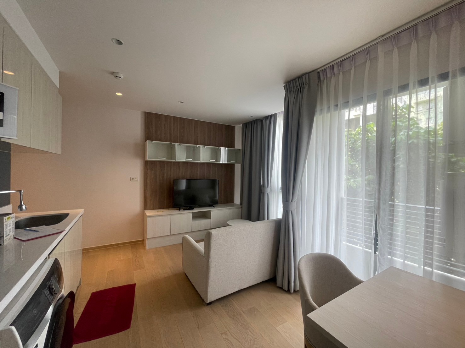 83483-ให้เช่าคอนโด รูเนะสุ ทองหล่อ 5 พร้อมอยู่ กรุงเทพ