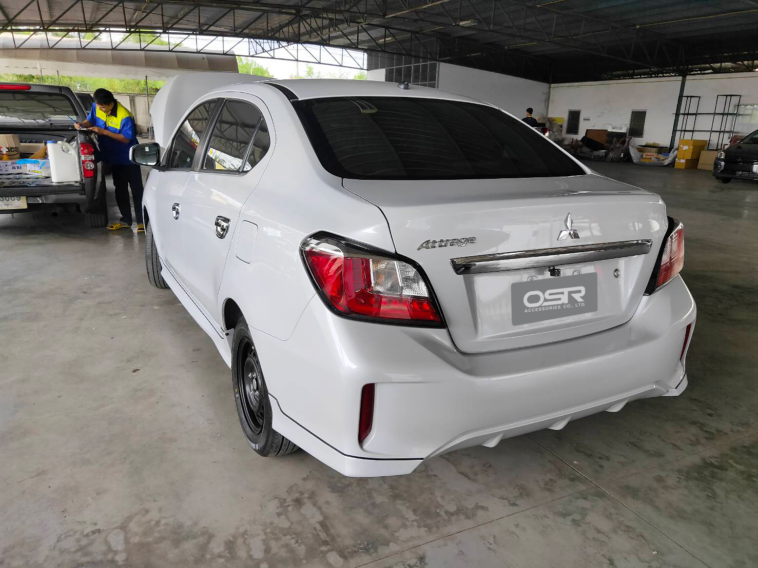 ชุดแต่งรถ สเกิร์ต-สปอยเลอร์ New Mitsubishi Attrage ทรง OEM By OSR