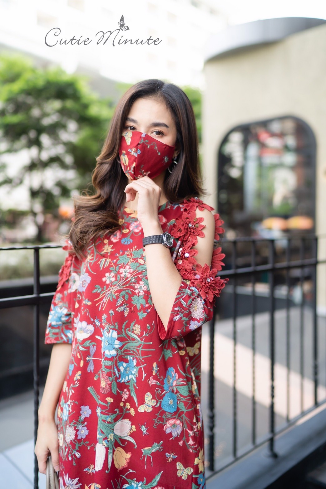 SaLe++#Cutie Minute 14109 เดรสผ้ายืดSpendexเกาหลีเกรดพรีเมียม ผ้าเนื้อเนียนละเอียด ผ้าดีมาก ผ้ายืดได้เยอะมากค่ะ ดีเทลแขนเว้าหัวไหล่ประดับลูกไม้ 3 มิติรอบๆ เดรสเรียบหรูใส่แล้วดูแพงมากค่ะ มีกระเป๋าซ่อน บอกเลยค่ะตัวนี้งานดีสวยมากค่ะ ** Mask ทรงสวยปรับเข้ากับ