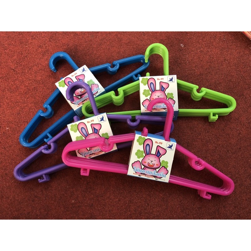 (1 แพ็คมี 6 ชิ้น 📌คละสี มีราคาส่ง) ไม้แขวนเสื้อเด็ก ไม้แขวนเสื้อกล้าม ชุดชั้นใน กางเกงใน