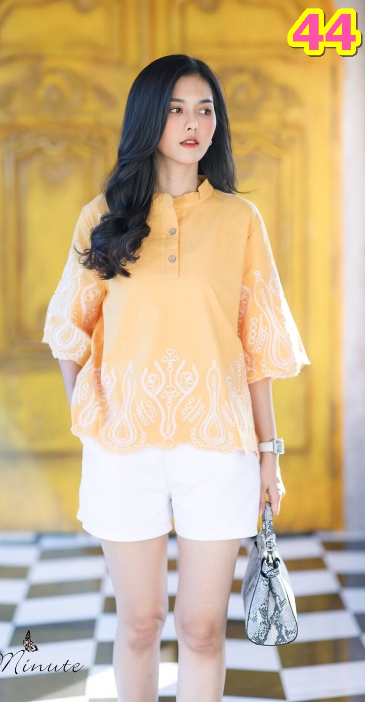 Sale++B3184**อก44**เสื้อผ้าลินินผสมฝ้ายเกรดพรีเมี่ยม เนื้อผ้าขึ้นลาย ดีเทลงานตัดขอบชายเสื้อปักลายเส้นโค้งสีขาวสวยงาม+ลายดอกไม้ 3 มิติ งานฉลุทำได้สวยงามมากค่ะ ใส่แล้วสวยเด่น จะใส่กับขาสั้น ขายาว