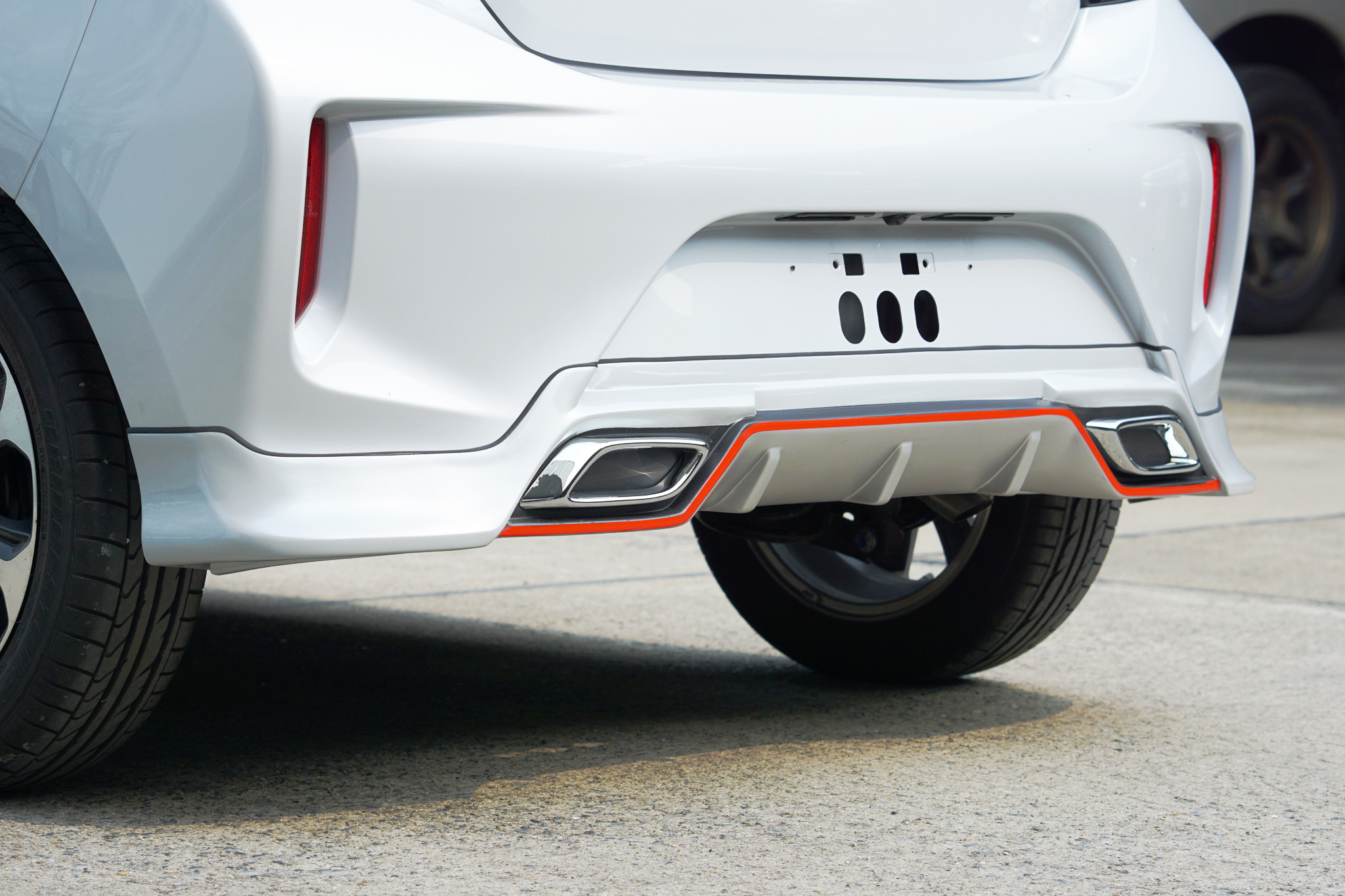 ชุดแต่งรถ สเกิร์ต-สปอยเลอร์ New Mitsubishi Mirage 2020 ทรง SR-Limited By OSR