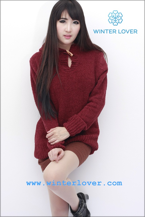 เสื้อไหมพรมขนแกะนุ่มสีแดงแขนยาวพร้อมฮูดหมวก(พร้อมส่ง) (Free Size)