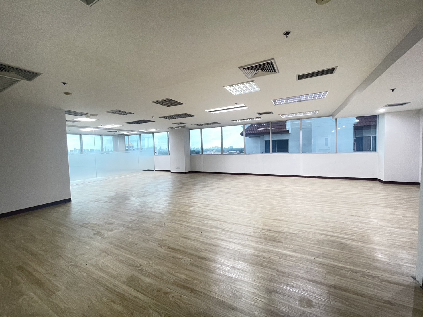 83457-ด่วน!! โปรโมชั่นลดราคา!! ให้เช่า อาคาร เจ.เพลส ทาวเวอร์ ช่องนนทรี กรุงเทพ