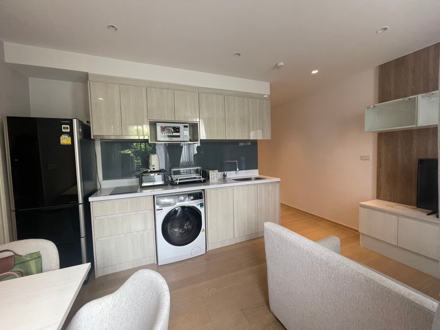 83483-ให้เช่าคอนโด รูเนะสุ ทองหล่อ 5 พร้อมอยู่ กรุงเทพ