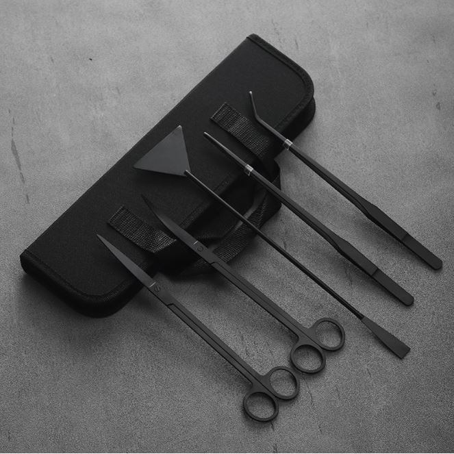 แหนบยาวสีดำ คีมยาว ที่คีบ สแตนเลสสีดำ จัดตกแต่ง ตู้ปลา ตู้ไม้น้ำ สวนขวด สวนถาด กรรไกร ที่เกลี่ยทราย ดิน ที่ขูดตะไคร่