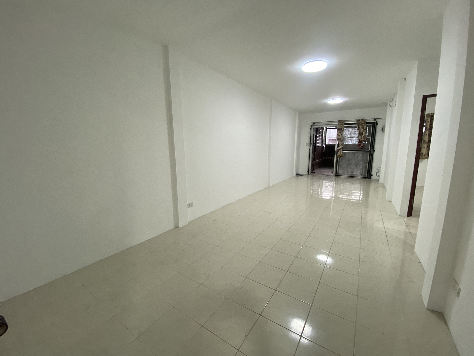 81588-ขายทาวน์เฮ้าส์ หมู่บ้านศิลาทอง เสม็ด ชลบุรี