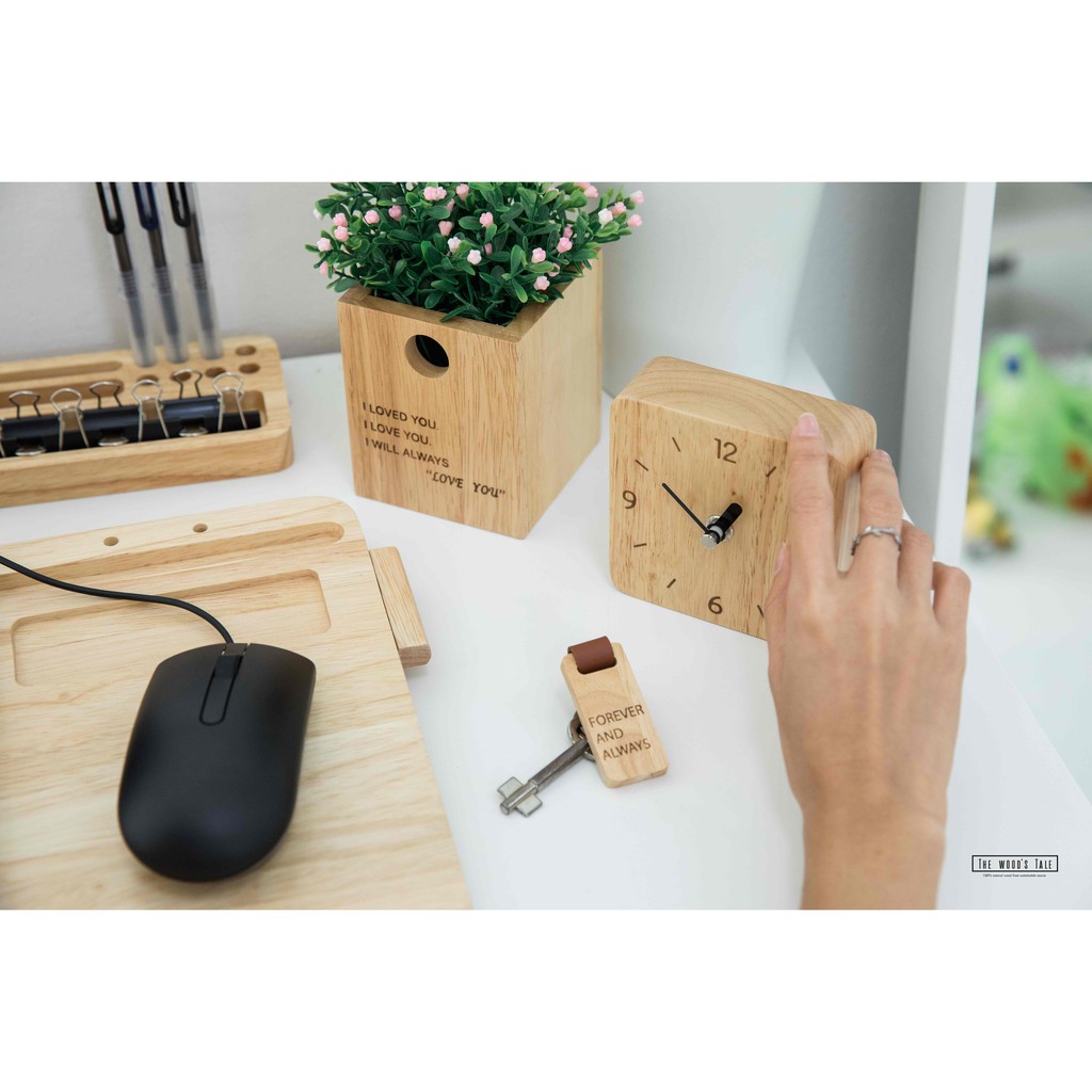 The Wood's Tale นาฬิกาตั้งโต๊ะ นาฬิกาไม้ เดินเงียบ SQUARE TABLE CLOCK จากไม้แท้ธรรมชาติ