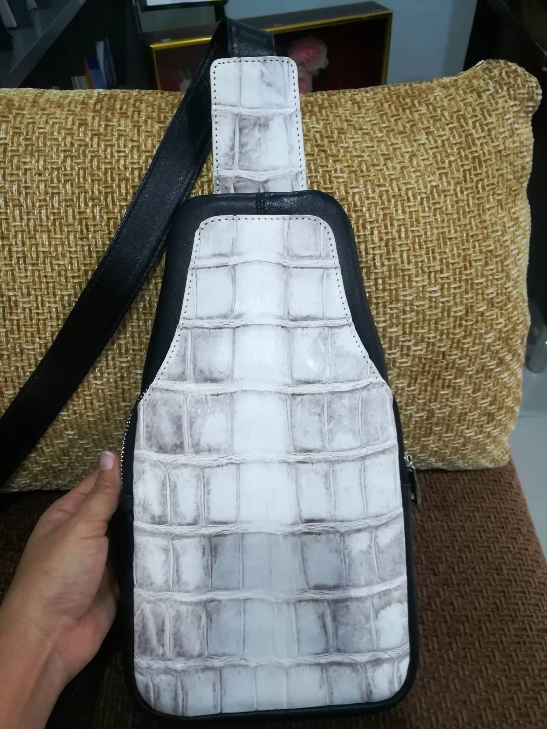 กระเป๋าหนังจระเข้แท้คาดไหล่, คาดหลัง, สะพายลำลอง