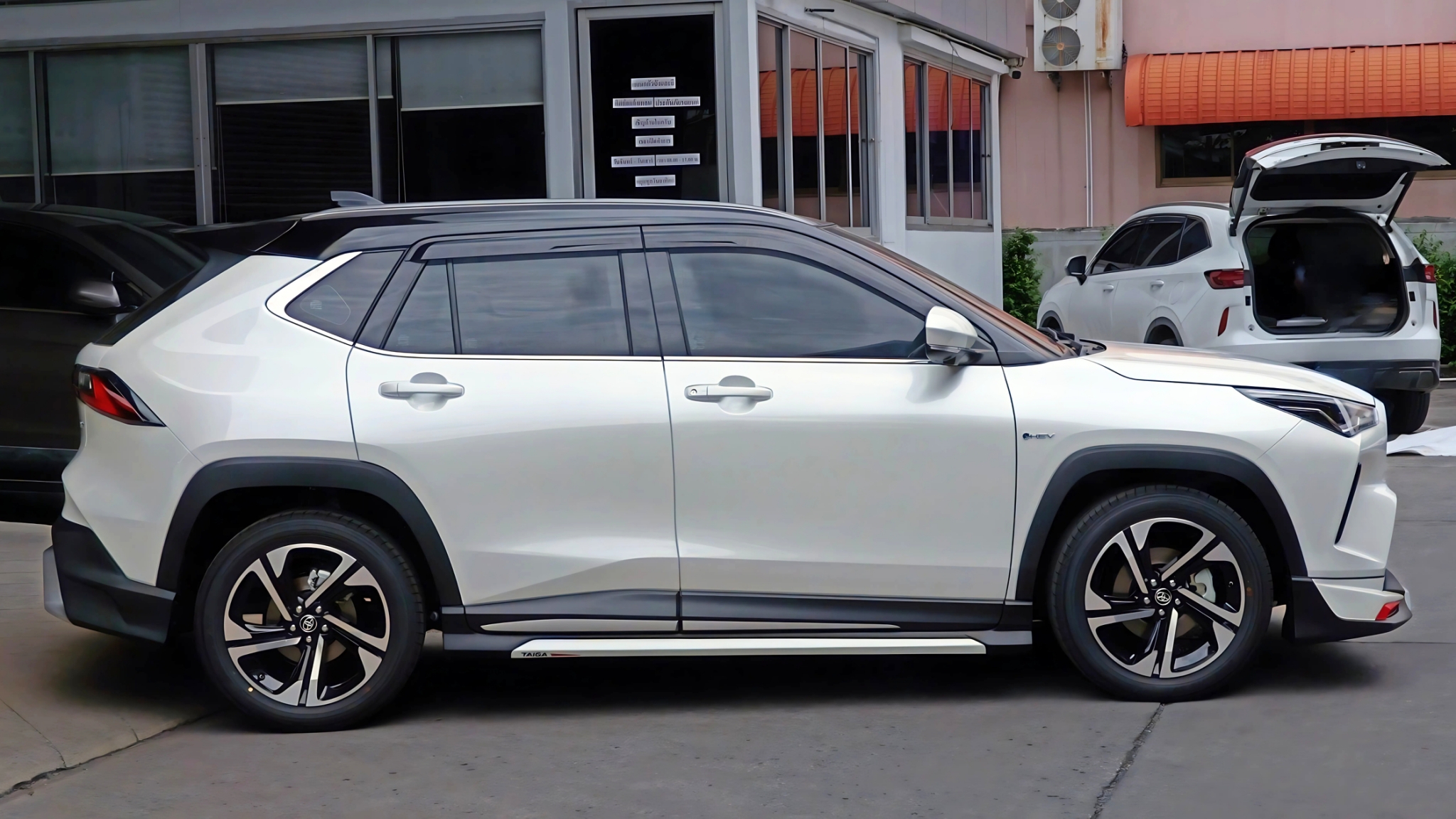 ชุดแต่งรถ-สเกิร์ต-อุปกรณ์แต่งรถ New Toyota Yaris Cross 2023-2025 ทรง Taiga