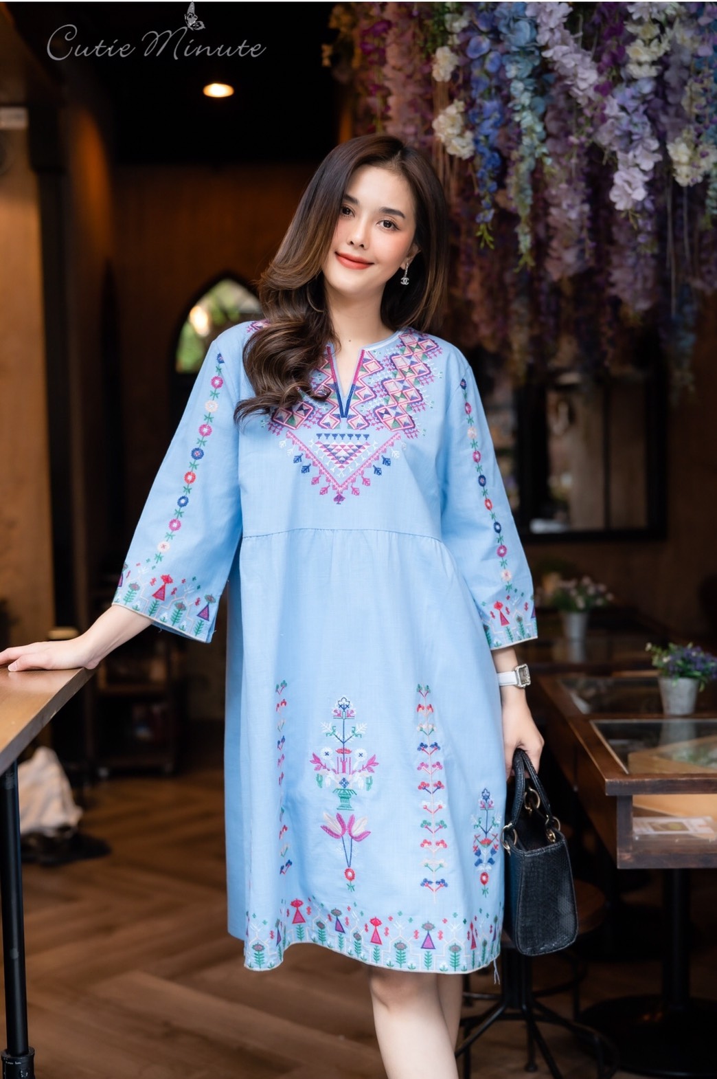 Sale++#CUTIE MINUTE 14041 เดรสลินิน+Maskผสมผ้าฝ้ายญี่ปุ่นเกรดพรีเมี่ยม งานปักอลังการทั้งตัว ทรงปล่อยๆสบายๆ ชุดใส่ง่าย ใส่เที่ยว ใส่อยู่บ้านตอนรับซัมเมอร์ได้สบายๆเลยค่ะ ** Mask ทรงสวยปรับเข้ากับโครงหน้า ใส่แล้วหน้าดูเรียวยาว ใช้ผ้ามัสลินอย่างดีซับด้านใน**