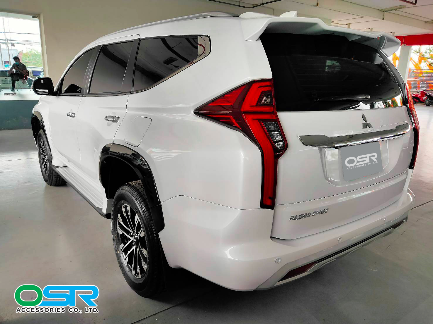 ชุดแต่งรถ-สเกิร์ต-อุปกรณ์แต่งรถ New Mitsubishi Pajero Sport 2020 ทรงศูนย์ (OEM) By OSR