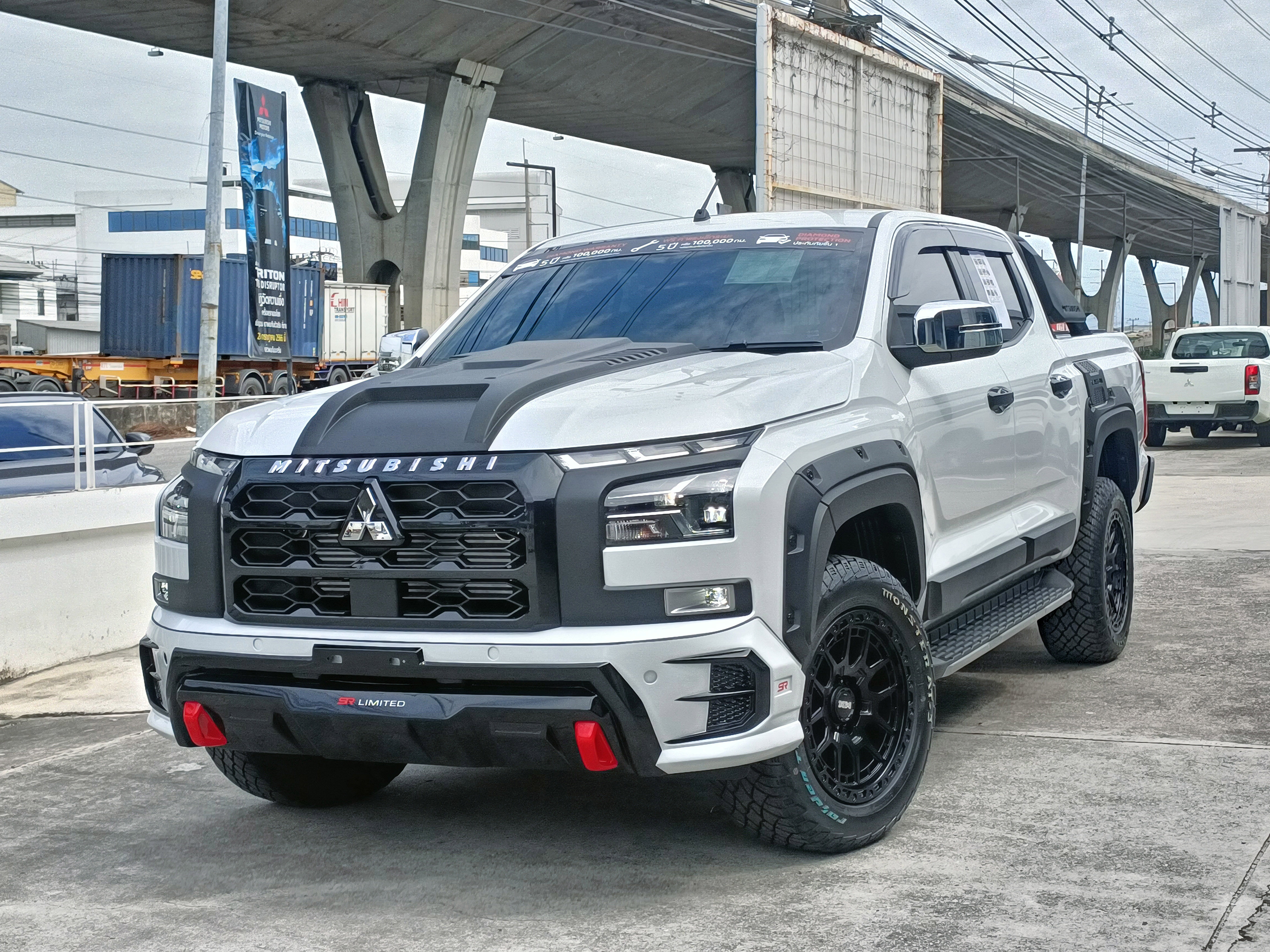 ชุดแต่งรถ New Triton 2023 [Double Cab] ทรง SR-Limited