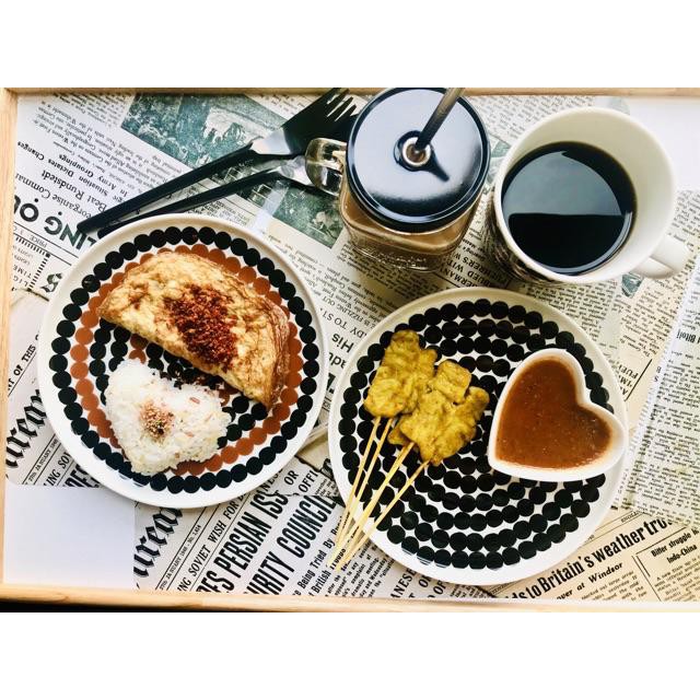 KASSA HOME แผ่นรองจาน PP ลาย New paper รุ่น PPCO-22963 สีน้ำตาล - ขาว แผ่นรองจาน ใช้งานได้สะดวก