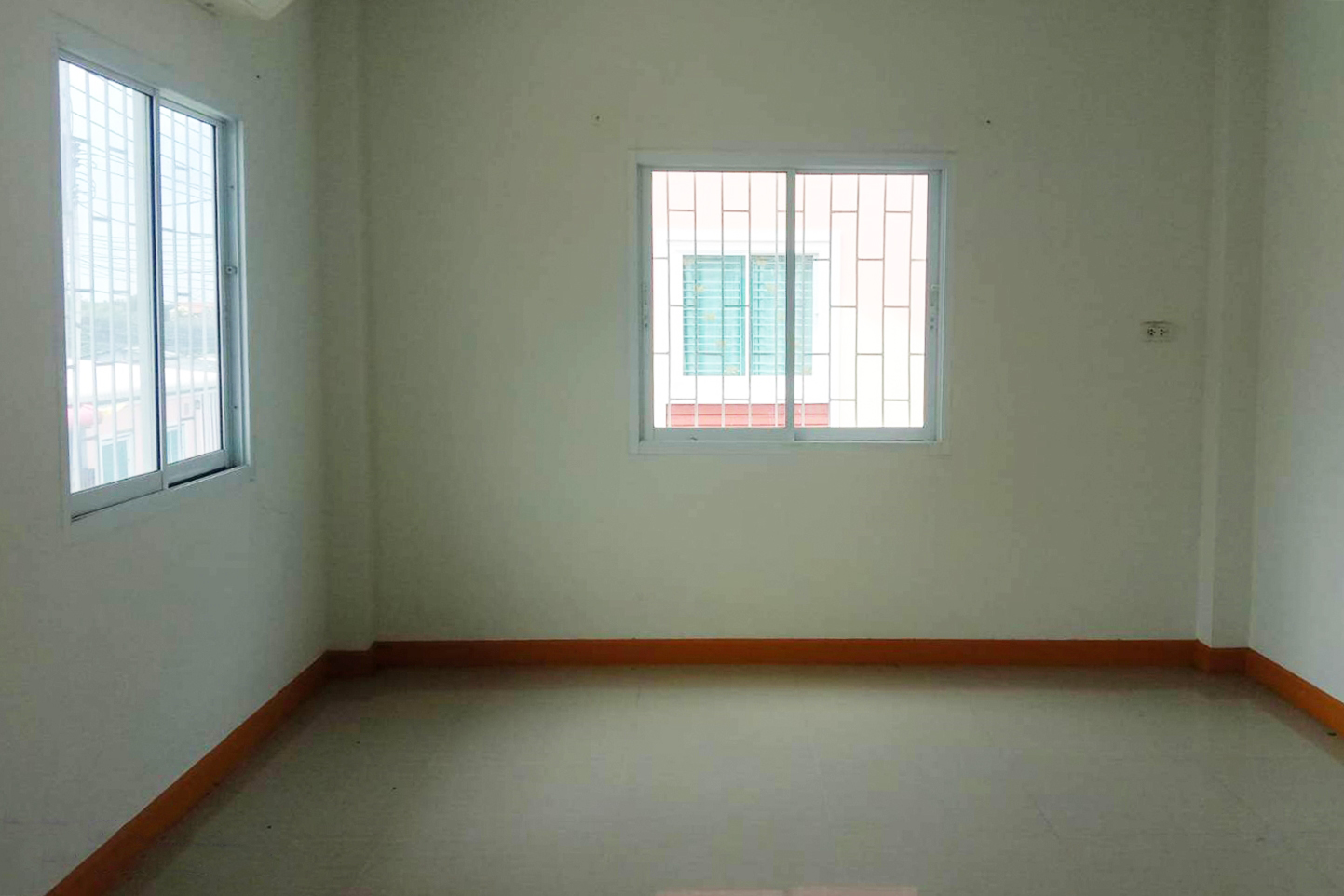 73619-ขายทาวน์เฮ้าส์ หมู่บ้านฟ้าใสวิลล์ อมตะนคร พานทอง ชลบุรี