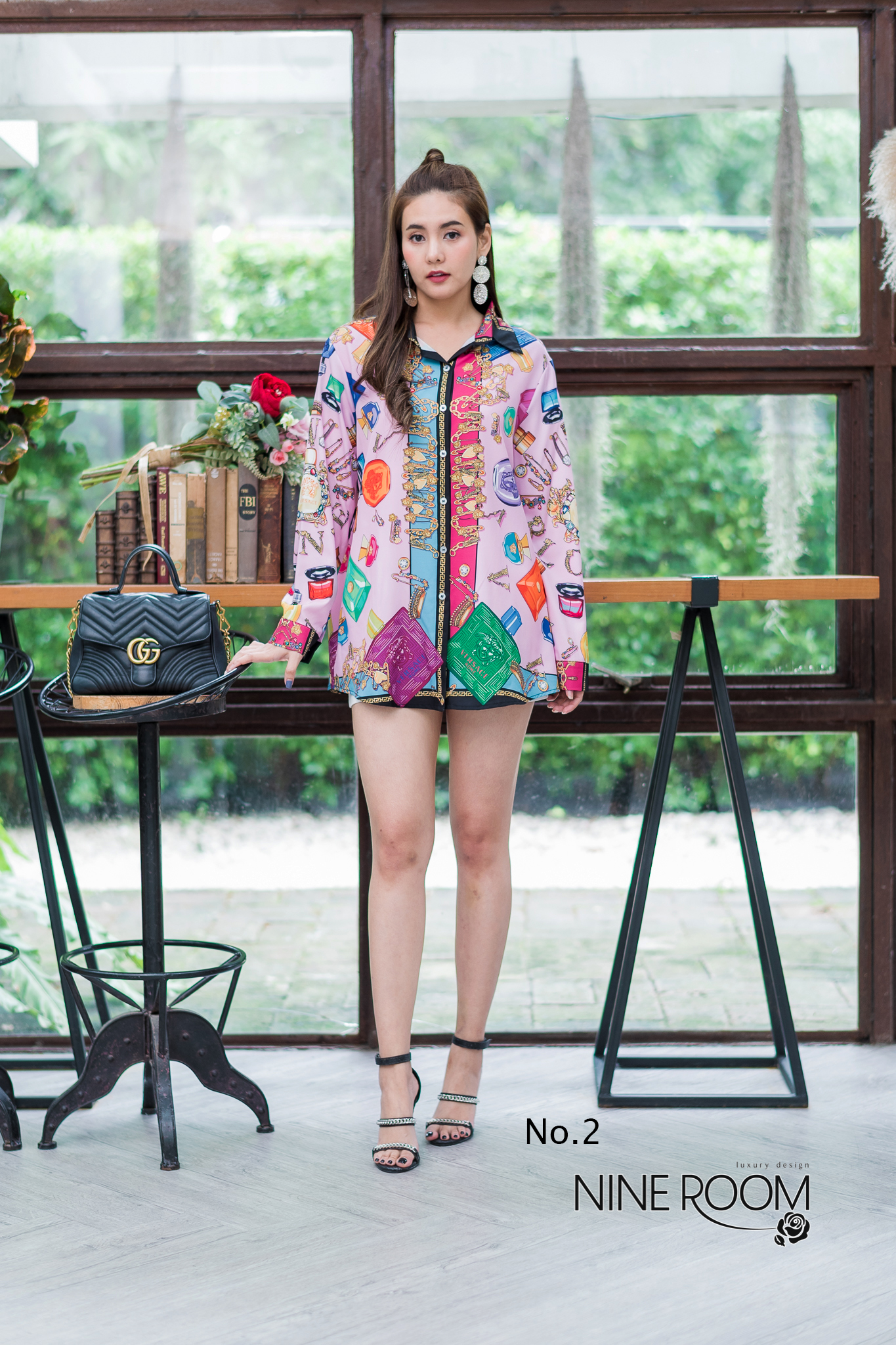 SaLe++B3599 เชิ๊ตแขนยาวคอปกพร้อมสาบกระดุมยาวด้านหน้า ใช้ผ้าซิลล์ผสมโพลี่ฯ(silk mix poly) ผ้านุ่มผิวสัมผัสดี ใส่สบาย เพิ่มความโดดเด่นด้วยลายพิมพ์ •Color |3 สี 1.No.1/ลาย1 2.No.2/ลาย2 3.No.3/ลาย3 •Size อก44"สะโพก46"ยาว29.5" ต้นแขน22" แขน