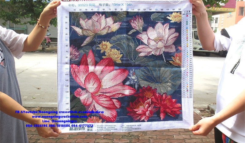 ดอกบัวหลวงหลากสี ครอสติสปักสำเร็จ65x65cm ไม่รวมกรอบ งานฝีมือ DIY