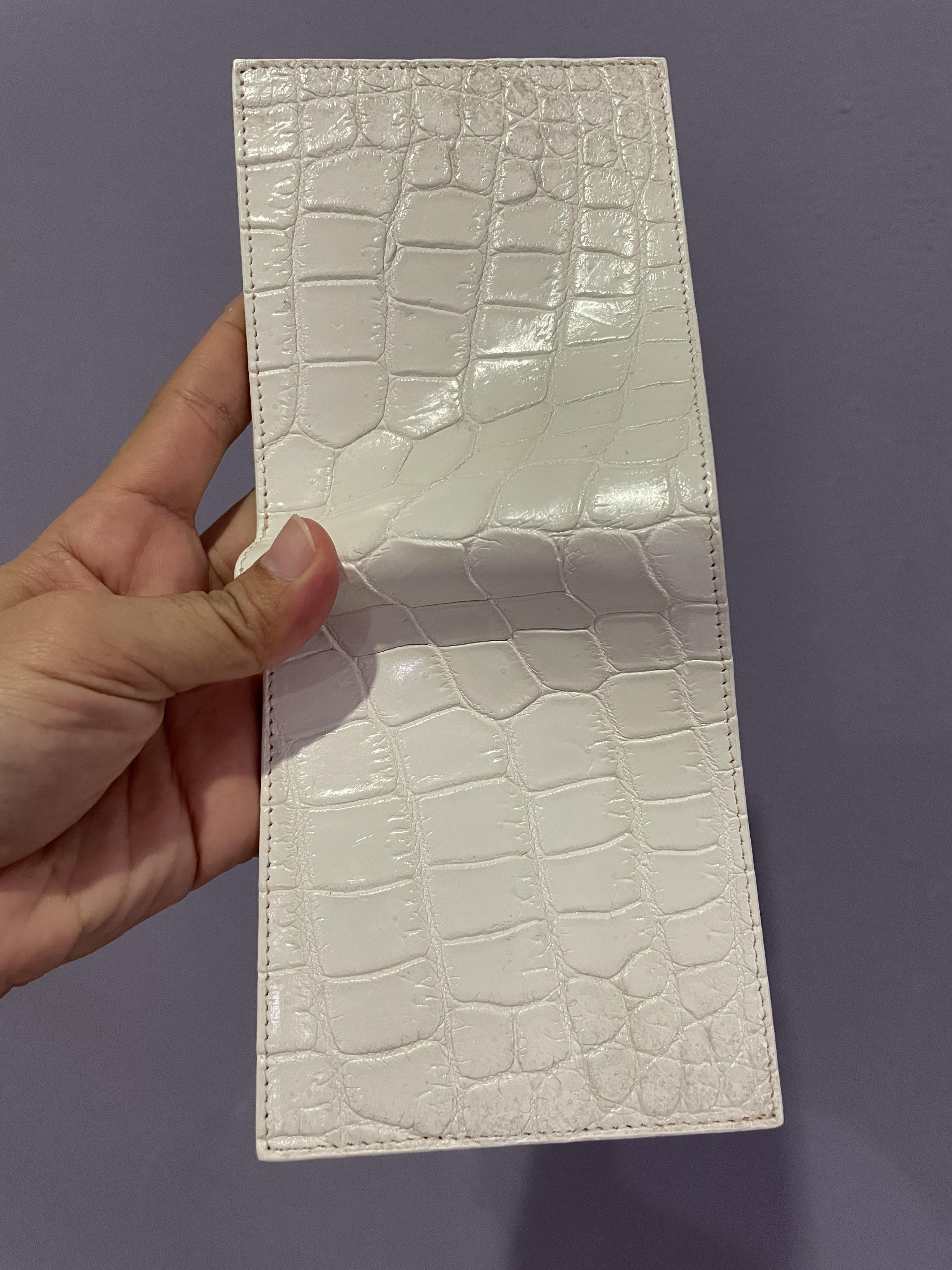 กระเป๋าหนังจระเข้แท้ หนังท้อง