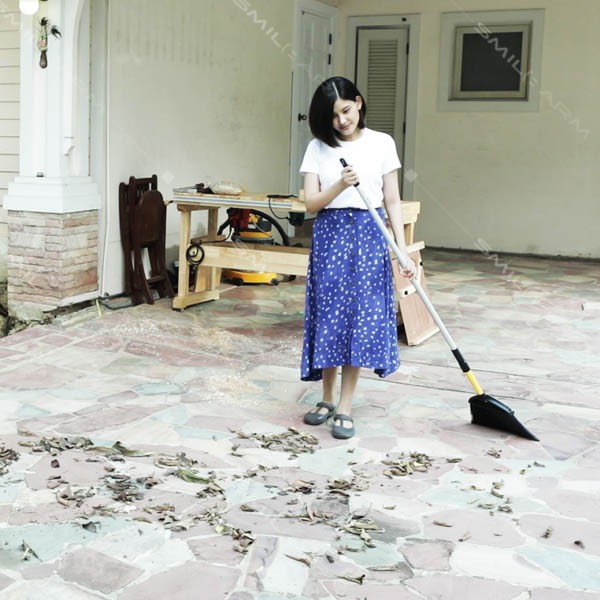 [มินิเซ็ท-ส่งฟรี] SmileArm® ไม้กวาดอเนกประสงค์ ใช้งานได้ทั้งภายใน-นอกบ้าน หน้ากว้างพิเศษ กวาดได้ทุกพื้นผิว