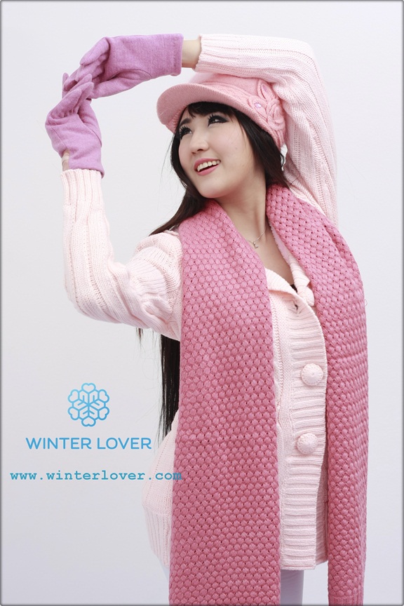 ผ้าพันคอสีชมพูหวานไหมพรมลายถักในตัว สวยคลาสสิค(พร้อมส่ง)