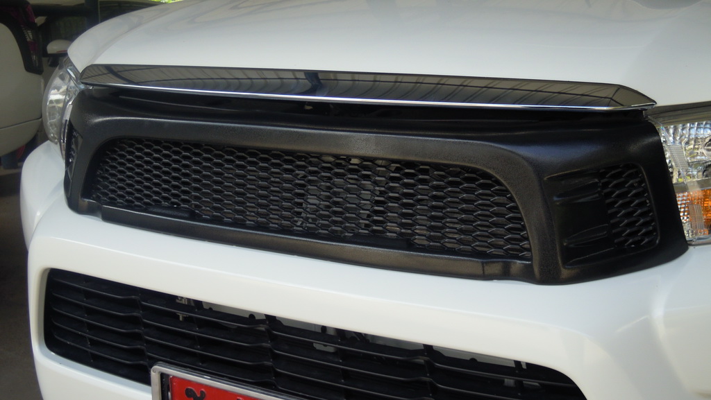 ของแต่งรถ New Hilux Revo 2015 "กระจังหน้า TR Style"