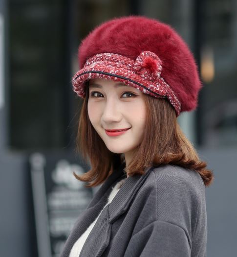 หมวกกันหิมะสีแดงเข้ม