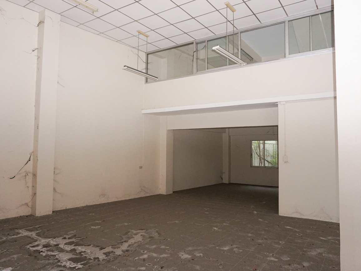 83458-ขายอาคารพาณิชย์ ถนนสุขุมวิท แยกคีรี ชลบุรี