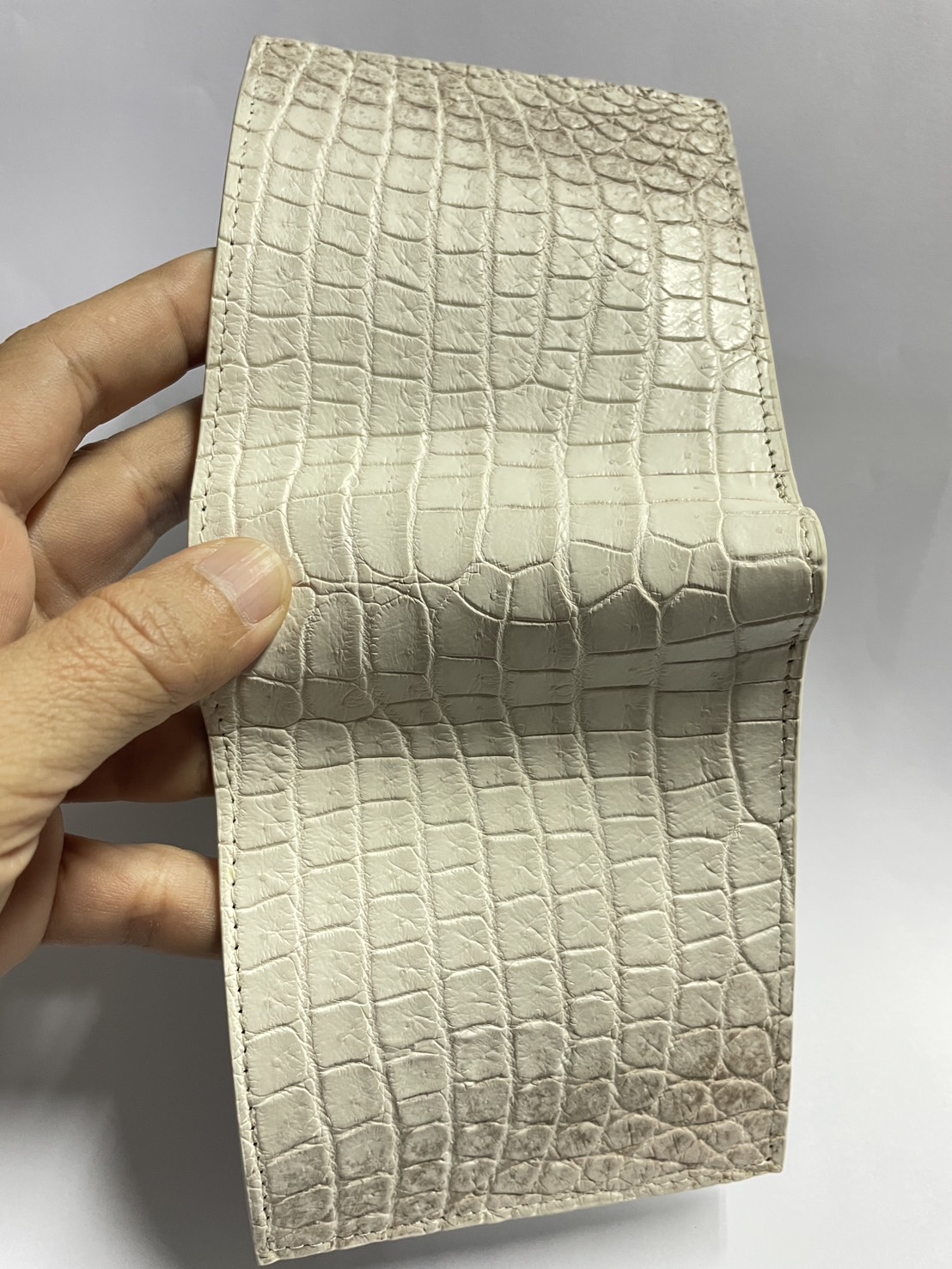 กระเป๋าหนังจระเข้แท้ หนังท้อง