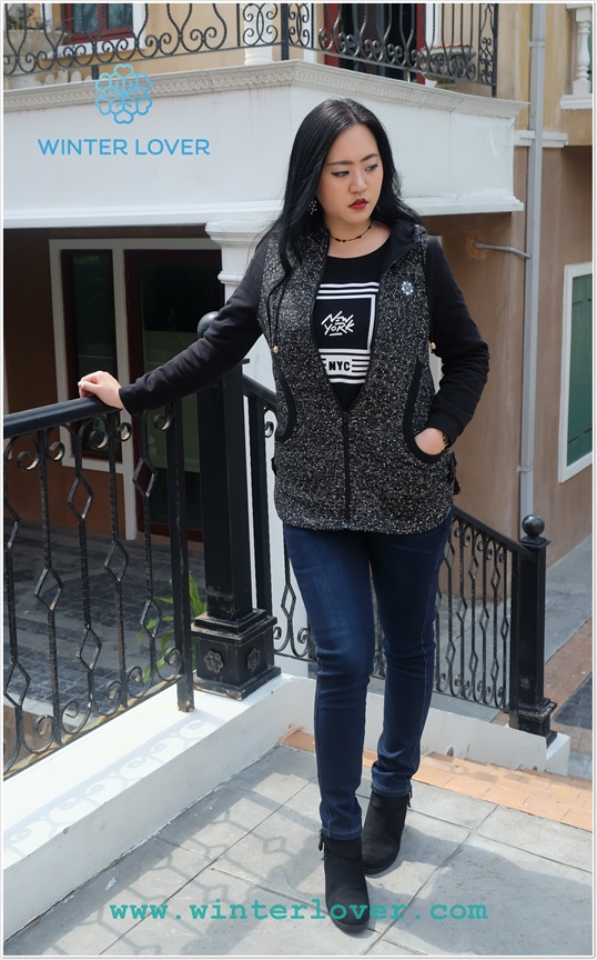 เสื้อแจ็คเก็ตผู้หญิงสีเทา