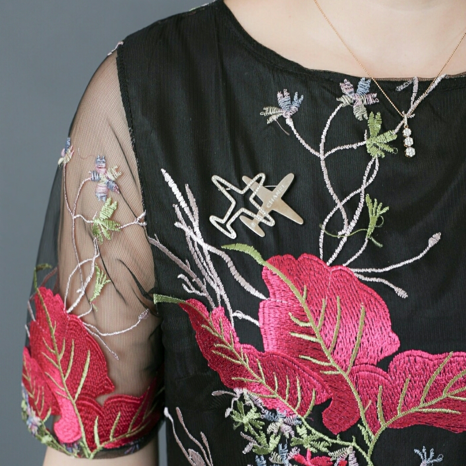 Sale++Blueberry Nights**12843**พรีเมี่ยมคลาสสิคแม็กซี่เดรสปักดิ้นสีลายดอกไม้ คอลเลคชั่นสุดหรู PREMIUM CLASSIC MAXI-DRESS WITH EMBROIDERY LUXURY COLLECTION BLUEBERRY-NIGHTS ผ้าตาข่ายอิตาลีเนื้อนุ่มปักลายดอกไม้เกรดพรีเมี่ยมอย่างดีพริ้วสวยใส่สบายค่ะ แพทเทิร์