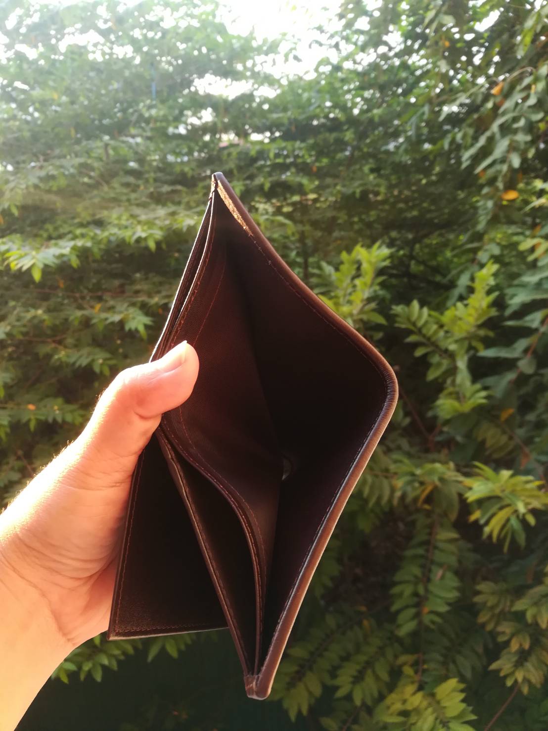 กระเป๋าหนังจระเข้แท้ทรงตั้ง หนังท้อง