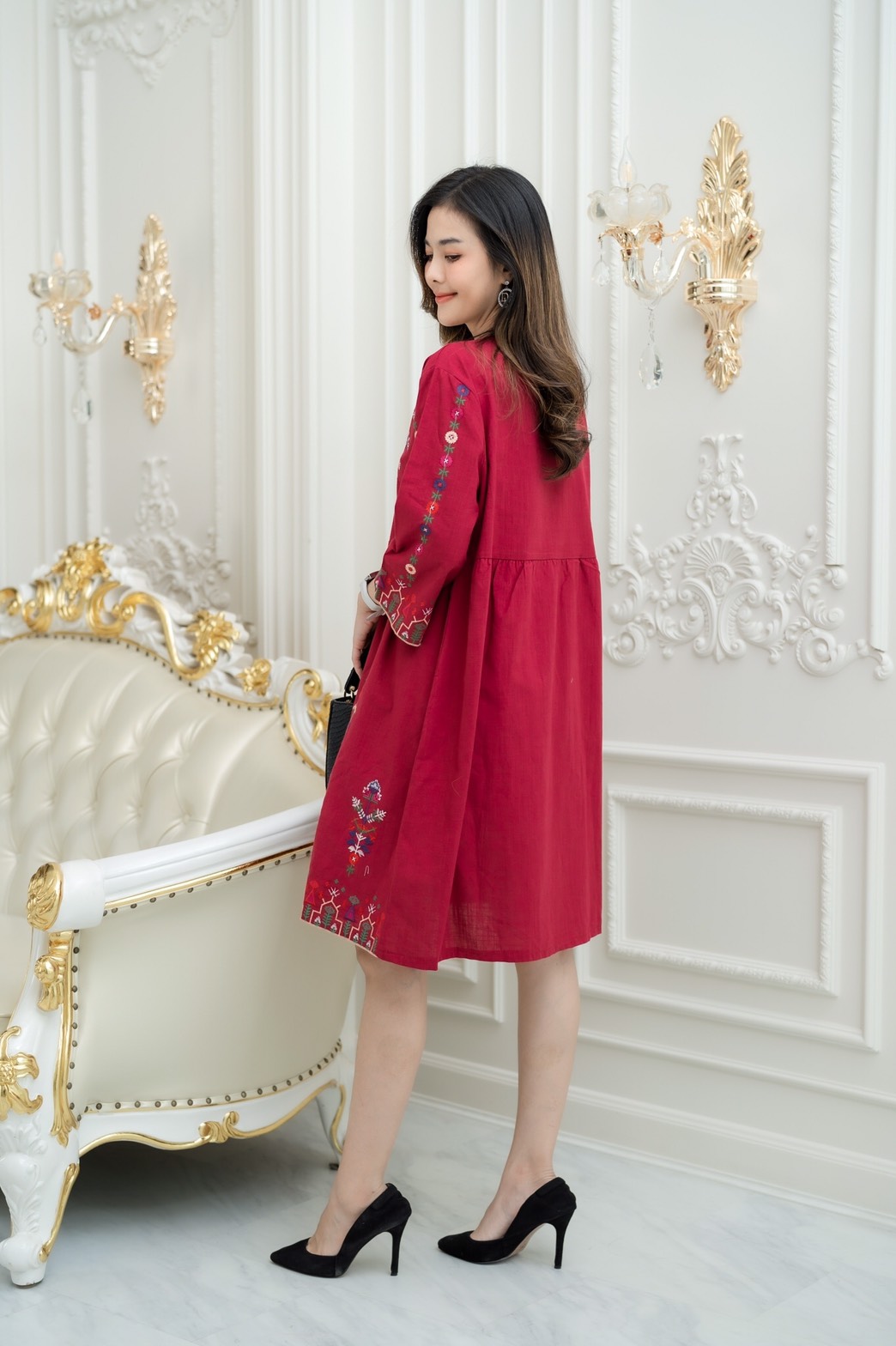 Sale++#CUTIE MINUTE 14041 เดรสลินิน+Maskผสมผ้าฝ้ายญี่ปุ่นเกรดพรีเมี่ยม งานปักอลังการทั้งตัว ทรงปล่อยๆสบายๆ ชุดใส่ง่าย ใส่เที่ยว ใส่อยู่บ้านตอนรับซัมเมอร์ได้สบายๆเลยค่ะ ** Mask ทรงสวยปรับเข้ากับโครงหน้า ใส่แล้วหน้าดูเรียวยาว ใช้ผ้ามัสลินอย่างดีซับด้านใน**