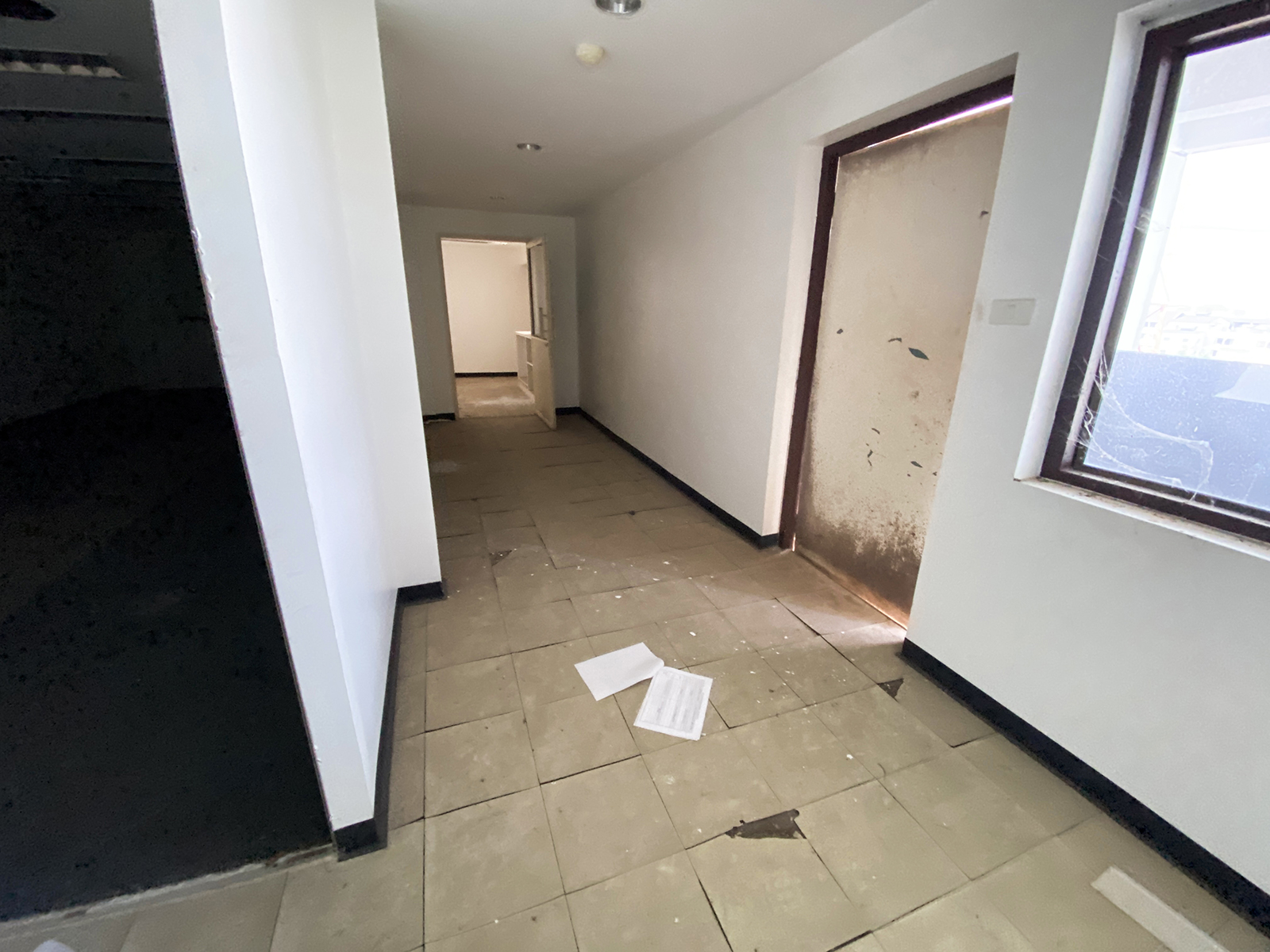 83462-ขายอาคารสำนักงาน โครงการเซ็นเตอร์พอยส์ เมืองสุราษฎร์ธานี