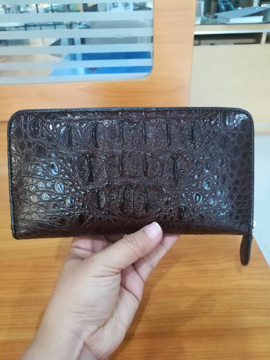 กระเป๋าหนังจระเข้แท้แบบซิปเดี่ยว(หนังกระดูกหัว)