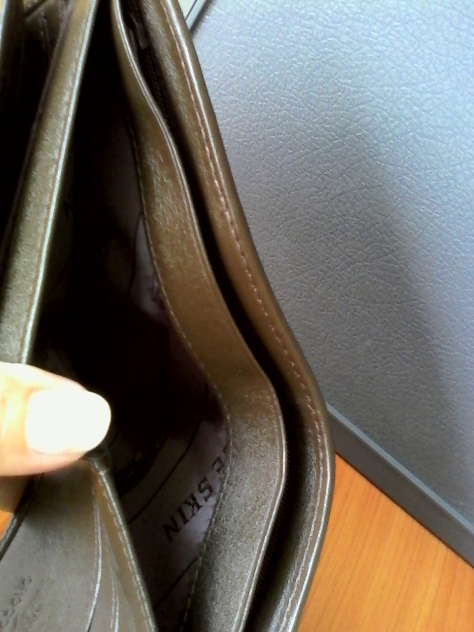 กระเป๋าหนังจระเข้แท้