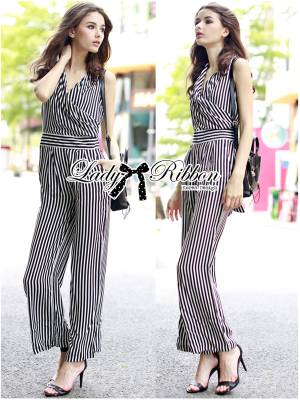 SaLe+++#Lady Ribbon's D7265 Lady Kate Minimal Chic Striped Jumpsuit with Bow จัมป์สูทลายทางประโบผูกช่วงเอว ตัวนี้ใส่แล้วดูสูงยาวเข่าดีมากๆค่ะ เพราะเป็นลายทางยาว ทำให้ดูสูงขึ้น ตัวเสื้อด้านบนเป็นแขนกุด ประดับโบผูกช่วงเอว ขายาวเป็นทรงหลวมๆ ใส่ง่ายไม่รั