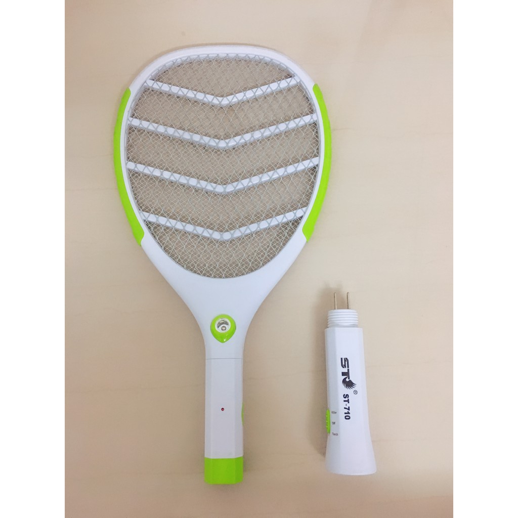 ไม้ตียุง รุ่น ST-710 Premium ชาร์จไฟได้ เป็นไฟฉายพกพาได้ ถอดด้ามได้ ใช้ไฟบ้าน 220V หน้ากว้าง 9 นิ้ว