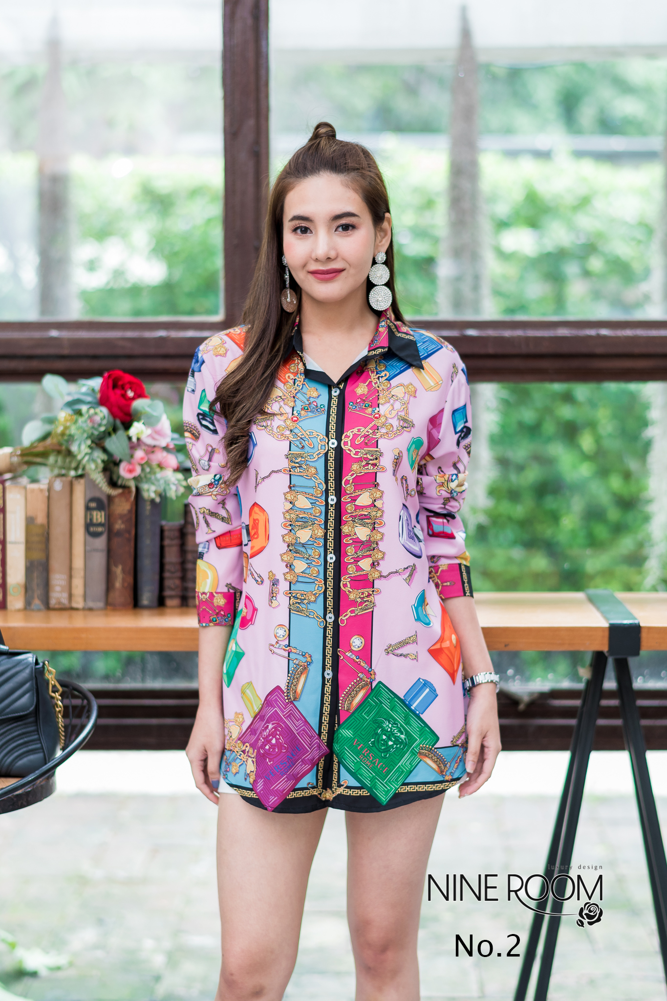 SaLe++B3599 เชิ๊ตแขนยาวคอปกพร้อมสาบกระดุมยาวด้านหน้า ใช้ผ้าซิลล์ผสมโพลี่ฯ(silk mix poly) ผ้านุ่มผิวสัมผัสดี ใส่สบาย เพิ่มความโดดเด่นด้วยลายพิมพ์ •Color |3 สี 1.No.1/ลาย1 2.No.2/ลาย2 3.No.3/ลาย3 •Size อก44"สะโพก46"ยาว29.5" ต้นแขน22" แขน