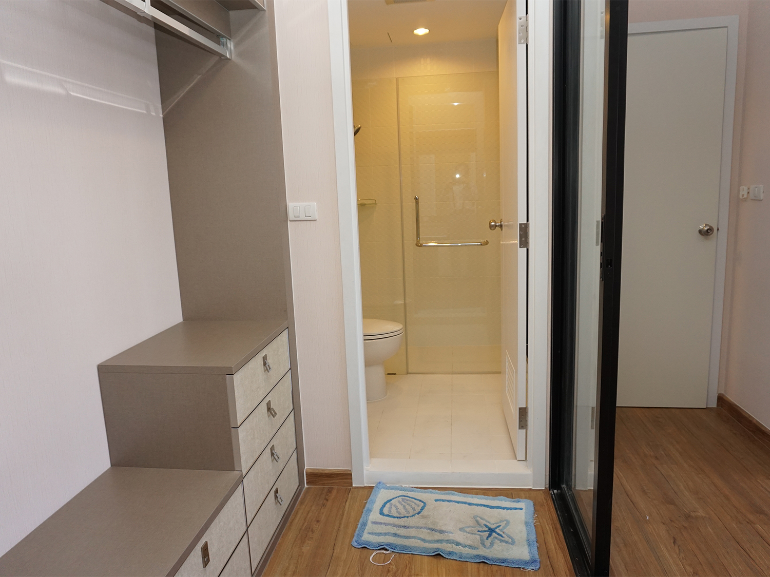 31248-ขายคอนโด เดอะทรี อินเตอร์เชนจ์ ใกล้ MRT เตาปูน บางซื่อ กรุงเทพ