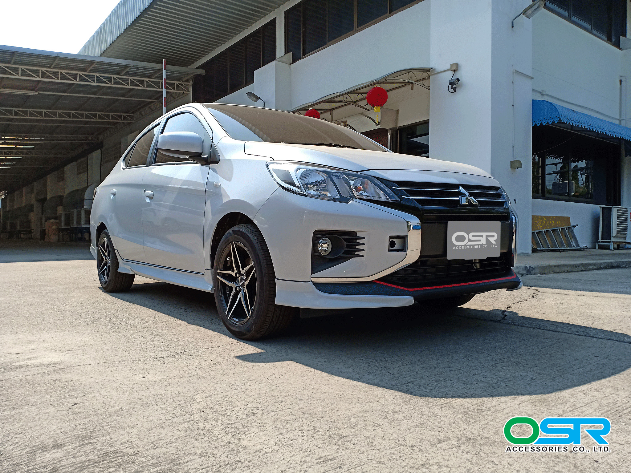 ชุดแต่งรถ สเกิร์ต-สปอยเลอร์ New Mitsubishi Attrage ทรง OEM By OSR